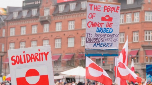 Protests Erupt in Greenland’s Nuuk After Trump Threatens Takeover and Imposes Tariffs
