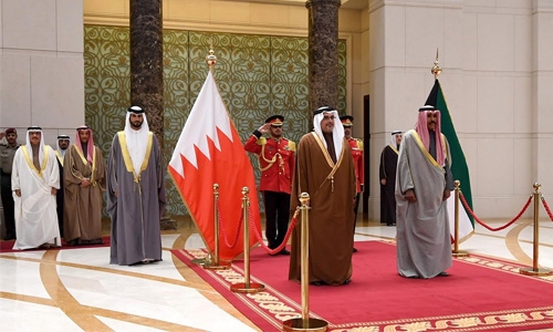 Bahrain Crown Prince arrives in Kuwait for official visit