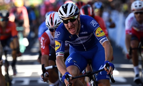 Viviani tops bunch sprint Viviani tops bunch sprint
