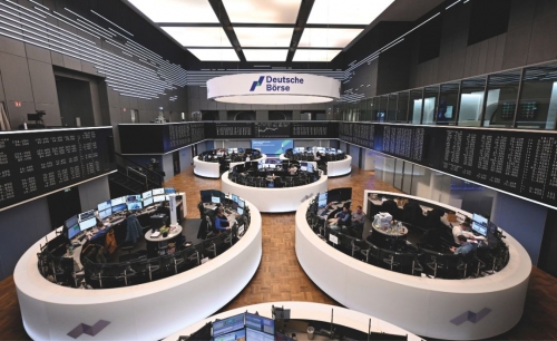 Stocks retrench as traders eye geopolitics, US jobs data Stocks retrench as traders eye geopolitics, US jobs data