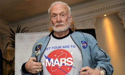 Buzz Aldrin recovering after polar evacuation, can't go home