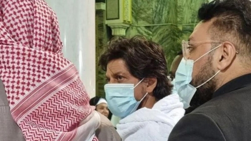 Bollywood superstar Shah Rukh Khan performs Umrah in Makkah