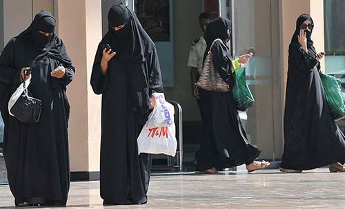 Saudi women ‘banned’ from Starbucks after gender segregation wall collapsed Saudi women ‘banned’ from Starbucks after gender segregation wall collapsed