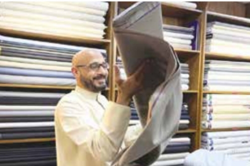 Japanese Cloth Shortage Narrows Thobe Choices