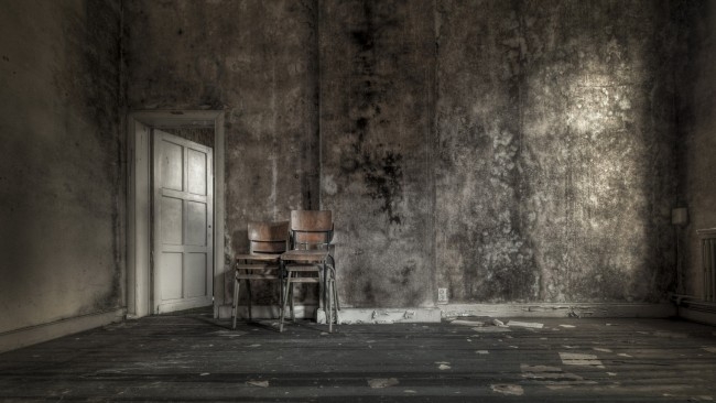 Abandoned houses in Muharraq instigate fear and concern