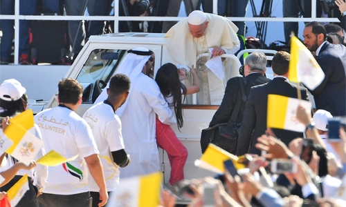 UAE greets pope with cheers, tears UAE greets pope with cheers, tears