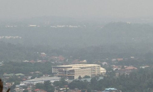 Dozens hospitalised in Indonesia as thick haze spreads Dozens hospitalised in Indonesia as thick haze spreads