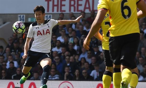 Broken arm fear for Tottenham's Son in Qatar Broken arm fear for Tottenham's Son in Qatar