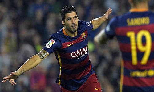 Suarez hat-trick takes Barca level with Madrid Suarez hat-trick takes Barca level with Madrid