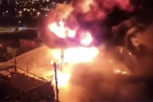 Fires break out at shops in East Jerusalem village after clashes Fires break out at shops in East Jerusalem village after clashes