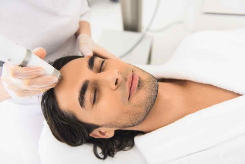 Men opting for cosmetic treatment in Bahrain surpass global average