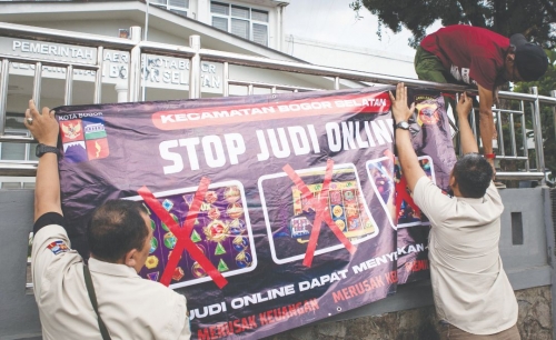 Gambling ads target Indonesian Meta users despite ban 