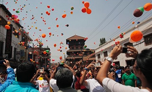 Nepal marks one year since quake as frustration mounts Nepal marks one year since quake as frustration mounts