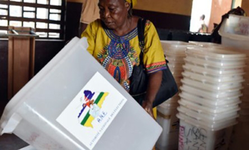 Central Africans vote in presidential run-off Central Africans vote in presidential run-off