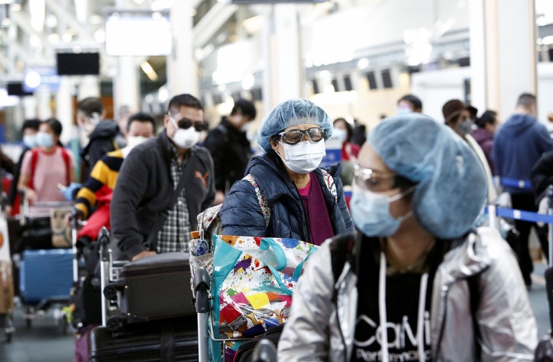 Canada closes its borders to most foreigners