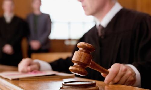 Man lands in jail for attacking, abusing Bahrain government employee