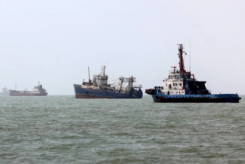 Hormuz Shipping Falls Sharply as US-Iran Tensions Escalate Hormuz Shipping Falls Sharply as US-Iran Tensions Escalate