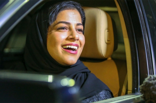 Saudi Arabia: More driving schools for women to open early 2021