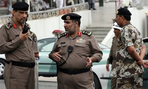 Saudi police shoot dead IS suspect, officer killed Saudi police shoot dead IS suspect, officer killed
