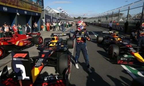 Verstappen on pole ahead of Sainz at Australian Grand Prix