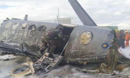 Malaysia air force plane crashes at air base Malaysia air force plane crashes at air base