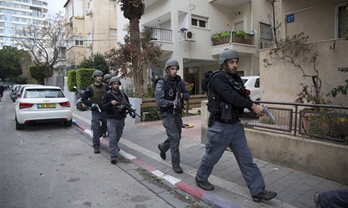 Police hunt for gunman after deadly Tel Aviv pub attack Police hunt for gunman after deadly Tel Aviv pub attack