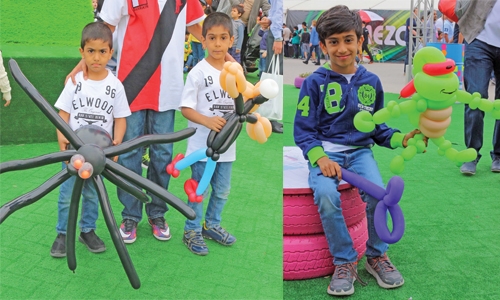 Cartoon characters reborn in Balloon Man’s hands