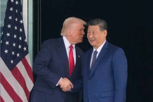 Trump Denies Offering Arms to China's Xi