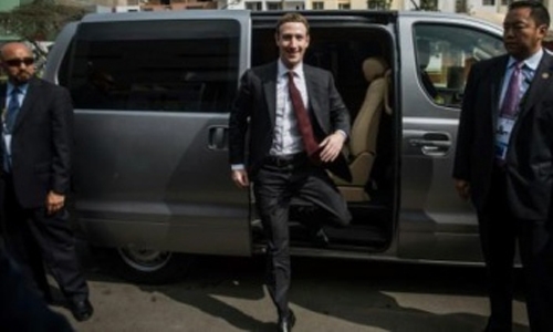 Obama personally warned Zuckberberg over fake news Obama personally warned Zuckberberg over fake news