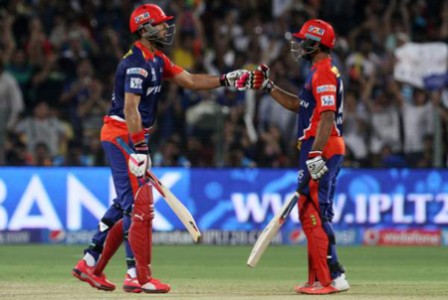 Yuvi, Agarwal keep Devils in the hunt Yuvi, Agarwal keep Devils in the hunt
