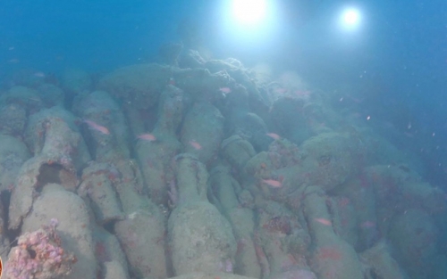 Roman wreck carrying hundreds of amphorae found off Sicily Roman wreck carrying hundreds of amphorae found off Sicily