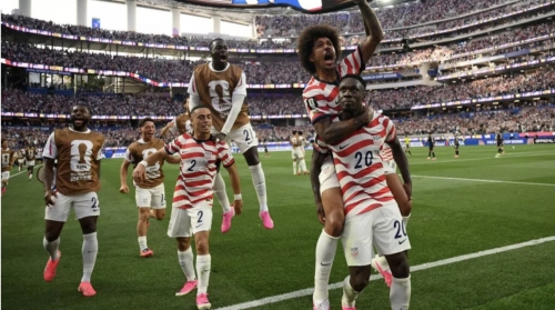 Hosts on fire: USA dismantle Paraguay 4–1 to open campaign Hosts on fire: USA dismantle Paraguay 4–1 to open campaign