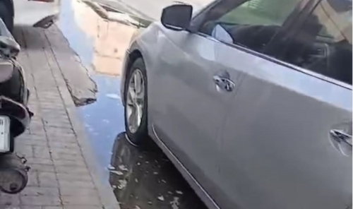 Road Dips Leave Homes Flooded Road Dips Leave Homes Flooded