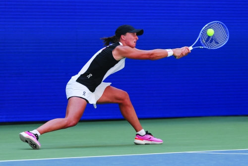 Sinner, Swiatek cruise at US Open