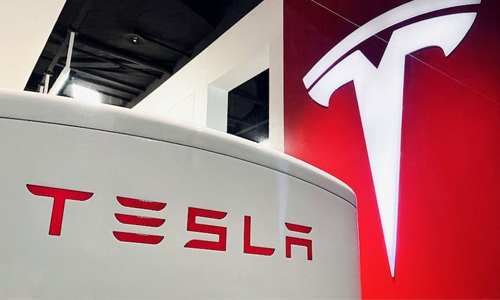 Tesla's market value falls below $1 trillion after Musk's tweets