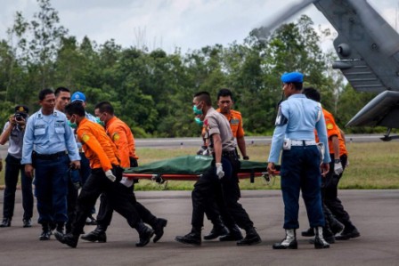 First bodies recovered from Indonesia plane crash site First bodies recovered from Indonesia plane crash site