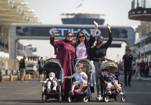 F1 Pit Lane Walk Thrills Fans at Abu Dhabi GP