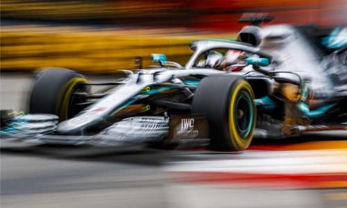 Hamilton sets scintillating pace 