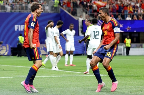 Spain outclass Saudi Arabia Spain outclass Saudi Arabia