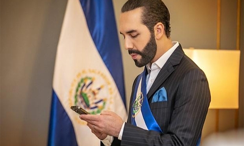 Coolest dictator in: El Salvador's Prez writes in his Twitter bio