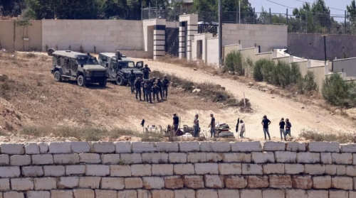 Palestinians ordered to leave homes amid settler siege in West Bank Palestinians ordered to leave homes amid settler siege in West Bank