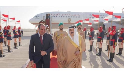 HM King gives Egyptian President warm welcome