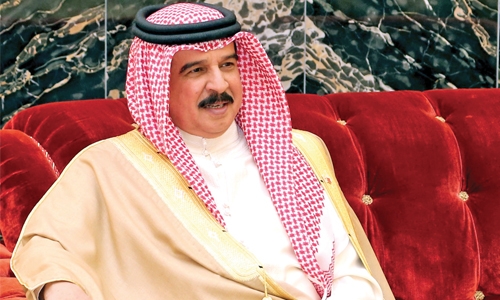 Warm welcome to HM King in Riyadh 