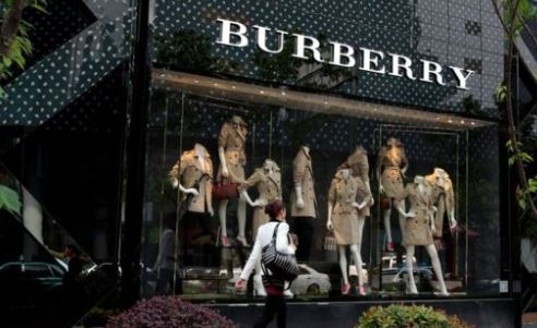 Shares and oil tumble on coronavirus fears Shares and oil tumble on coronavirus fears