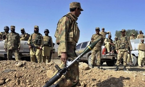 Pakistan gunfights kills 15 militants, two soldiers