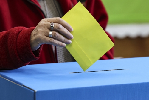 Israelis vote for municipal councils in test of public mood Israelis vote for municipal councils in test of public mood