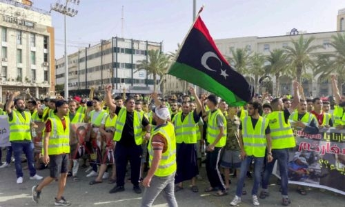 Libya protesters storm parliament building in Tobruk Libya protesters storm parliament building in Tobruk