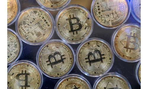Bitcoin world faces 'halving': what's happening?