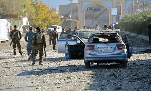 Taliban gunmen launch suicide attack near Kandahar Taliban gunmen launch suicide attack near Kandahar