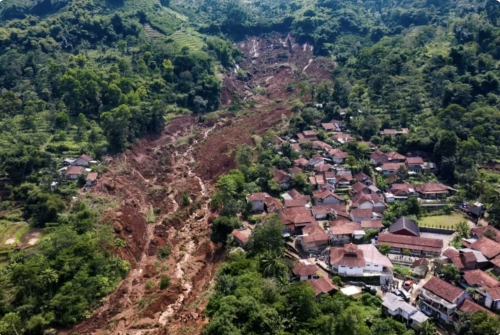 Heavy Rain Triggers Floods and Landslides in Turkiye’s Hatay Province, Killing 2 People Heavy Rain Triggers Floods and Landslides in Turkiye’s Hatay Province, Killing 2 People